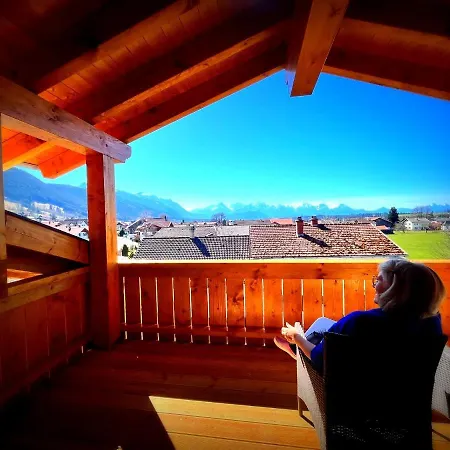Lory Mit Schlossblick