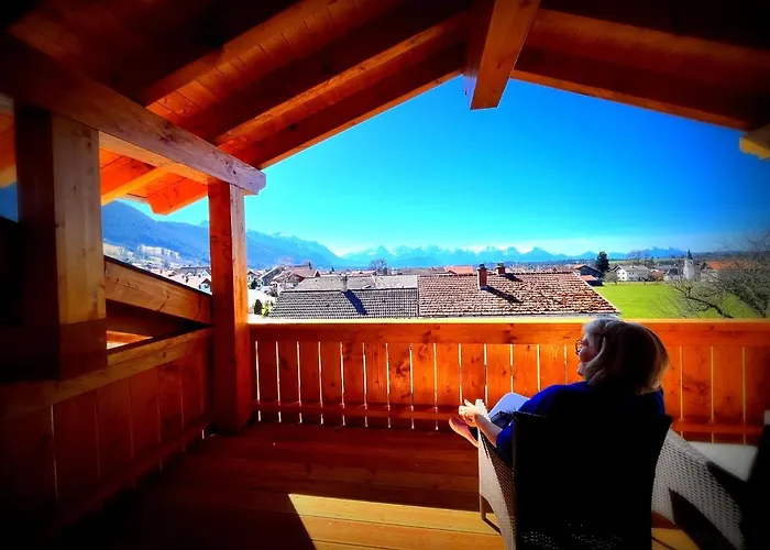 Lory Mit Schlossblick