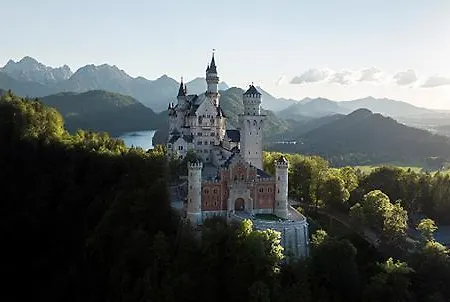 23 Neu Erbaute Mit Schloss- Und Panoramablick * Halblech