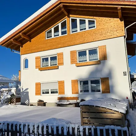 23 Neu Erbaute Mit Schloss- Und Panoramablick Apartment Halblech