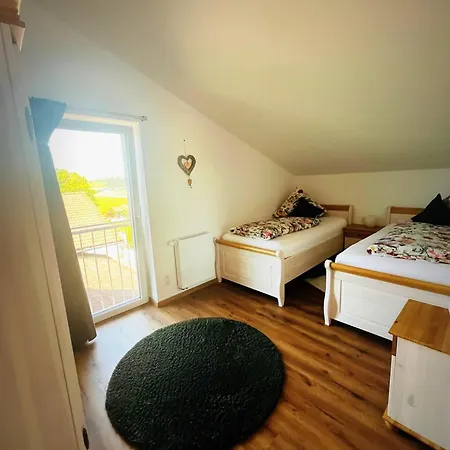 23 Neu Erbaute Mit Schloss- Und Panoramablick Apartment